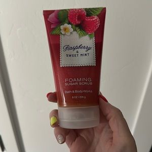 Bath & Body Works Raspberry & Sweet Mint Sugar Scrub